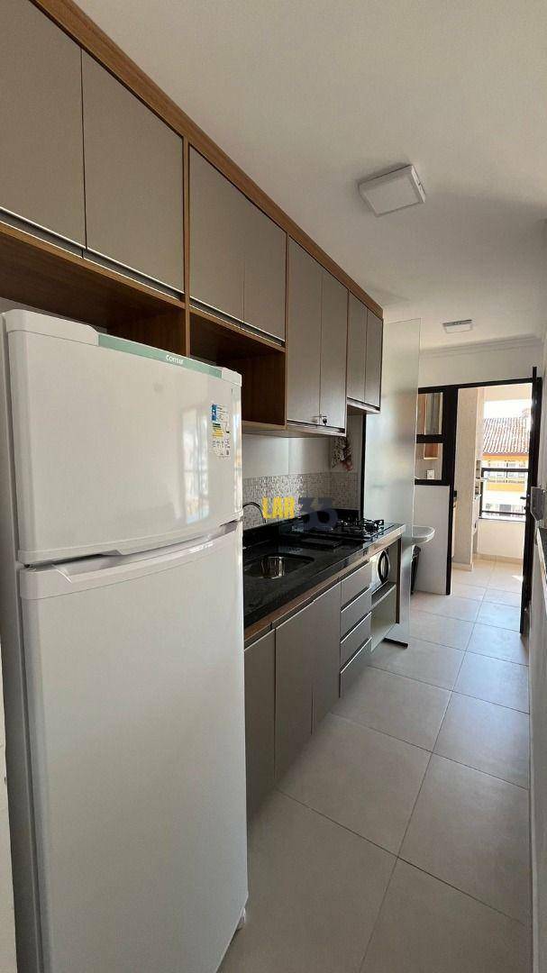 Apartamento à venda com 2 quartos, 75m² - Foto 1