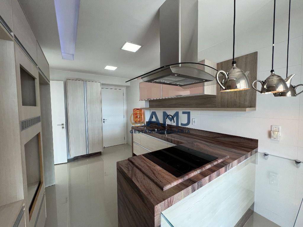 Apartamento à venda com 3 quartos, 207m² - Foto 14