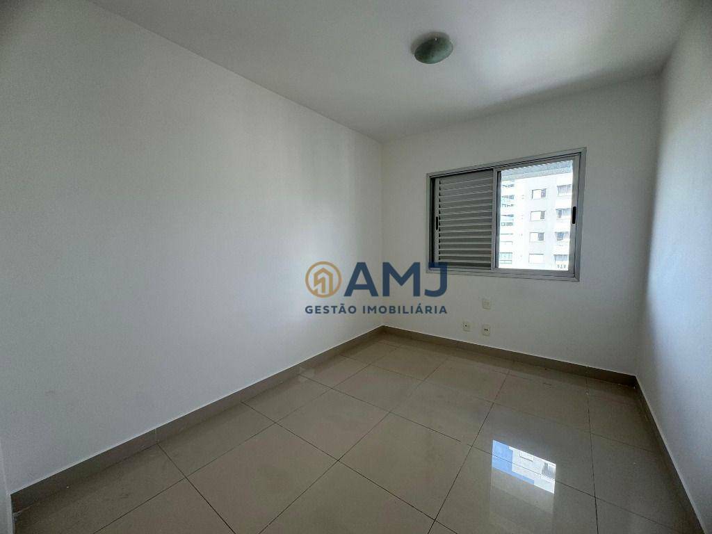 Apartamento para alugar com 2 quartos, 65m² - Foto 11