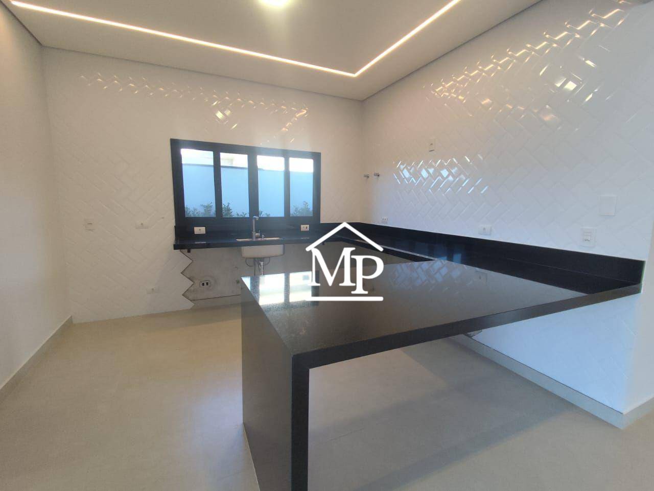 Casa de Condomínio à venda com 4 quartos, 315m² - Foto 4