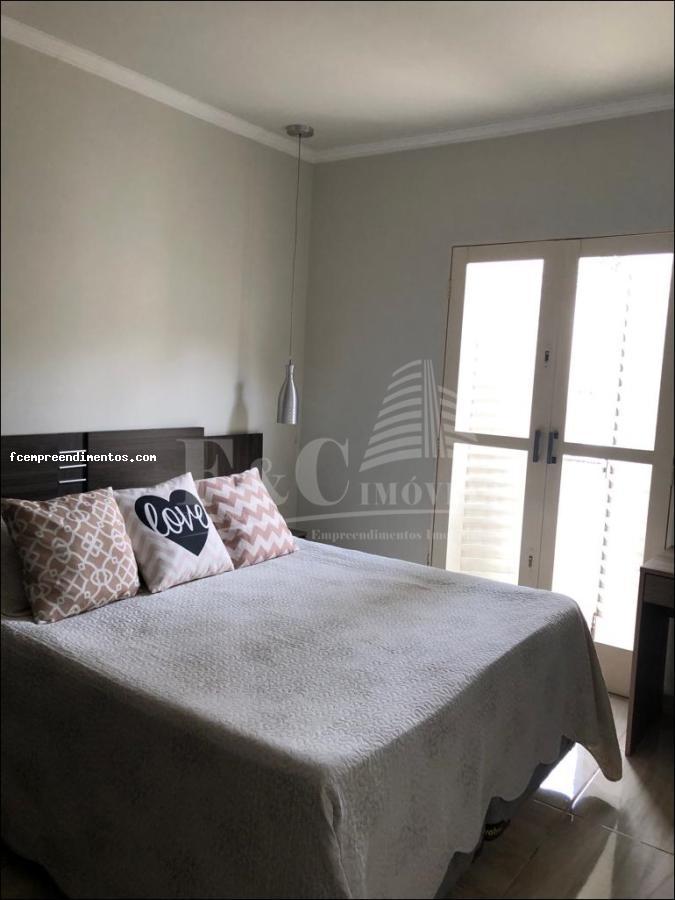 Casa à venda com 3 quartos, 265m² - Foto 13