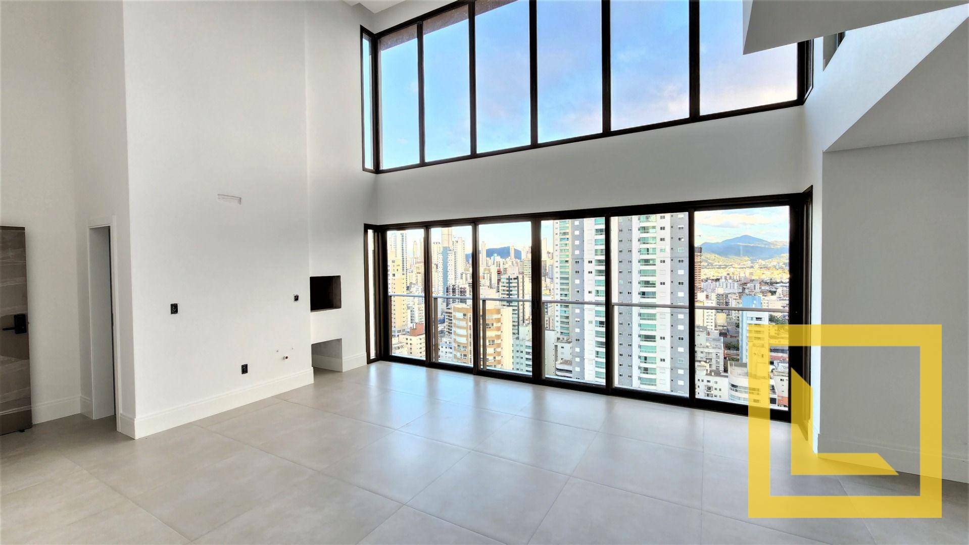 Apartamento à venda com 5 quartos, 238m² - Foto 3