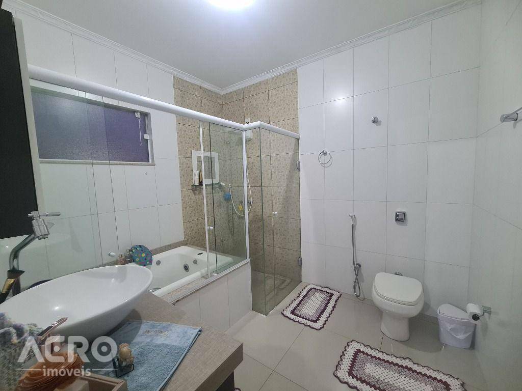 Casa à venda com 3 quartos, 210m² - Foto 26