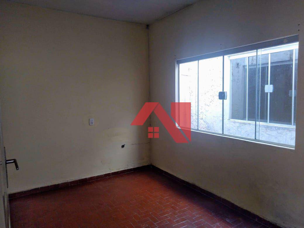 Casa para alugar com 6 quartos, 350m² - Foto 16