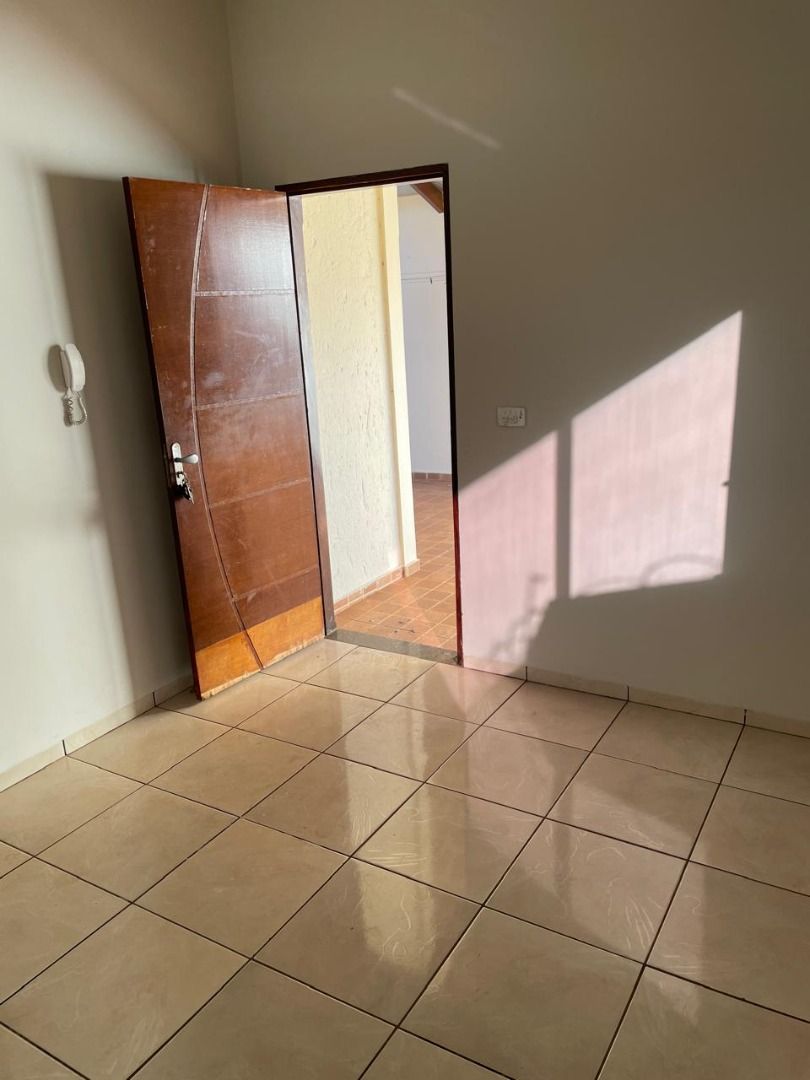 Casa à venda com 2 quartos, 75m² - Foto 4