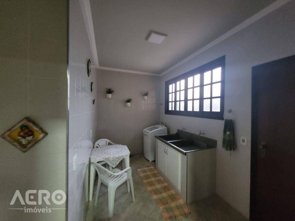 Casa à venda com 4 quartos, 363m² - Foto 58