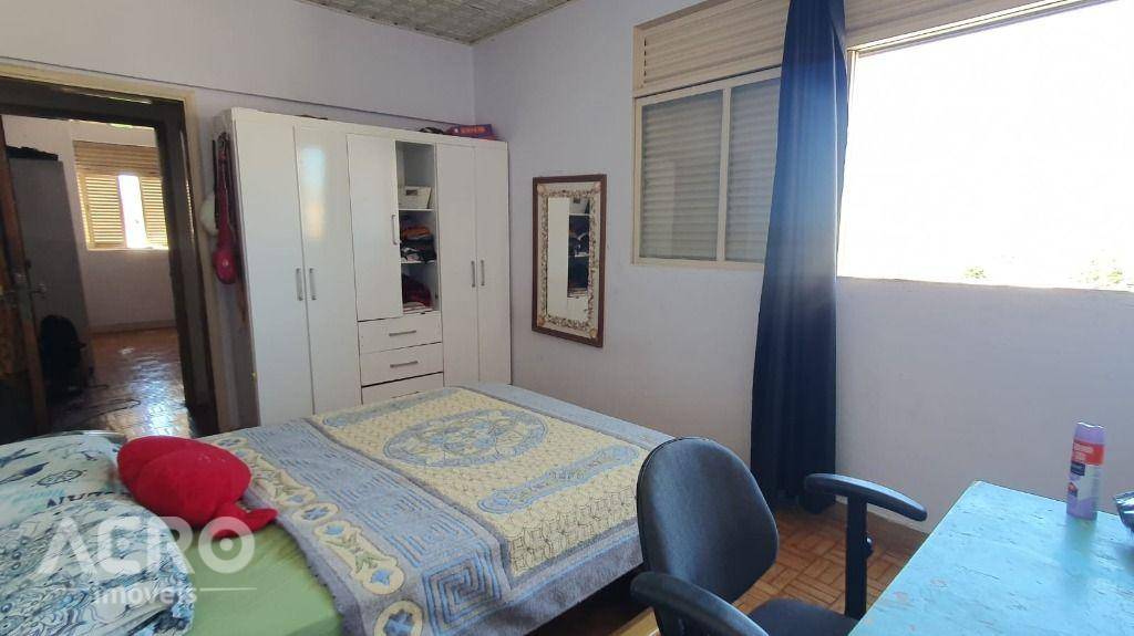 Apartamento à venda com 3 quartos, 80m² - Foto 1