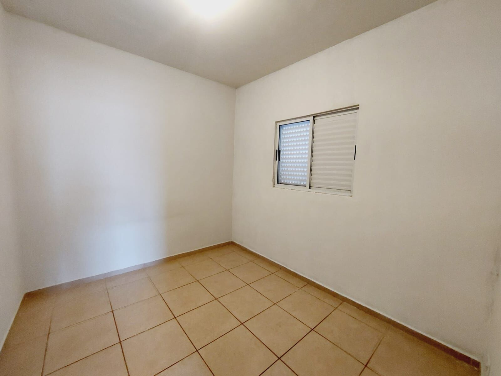 Casa para alugar com 2 quartos, 176m² - Foto 1