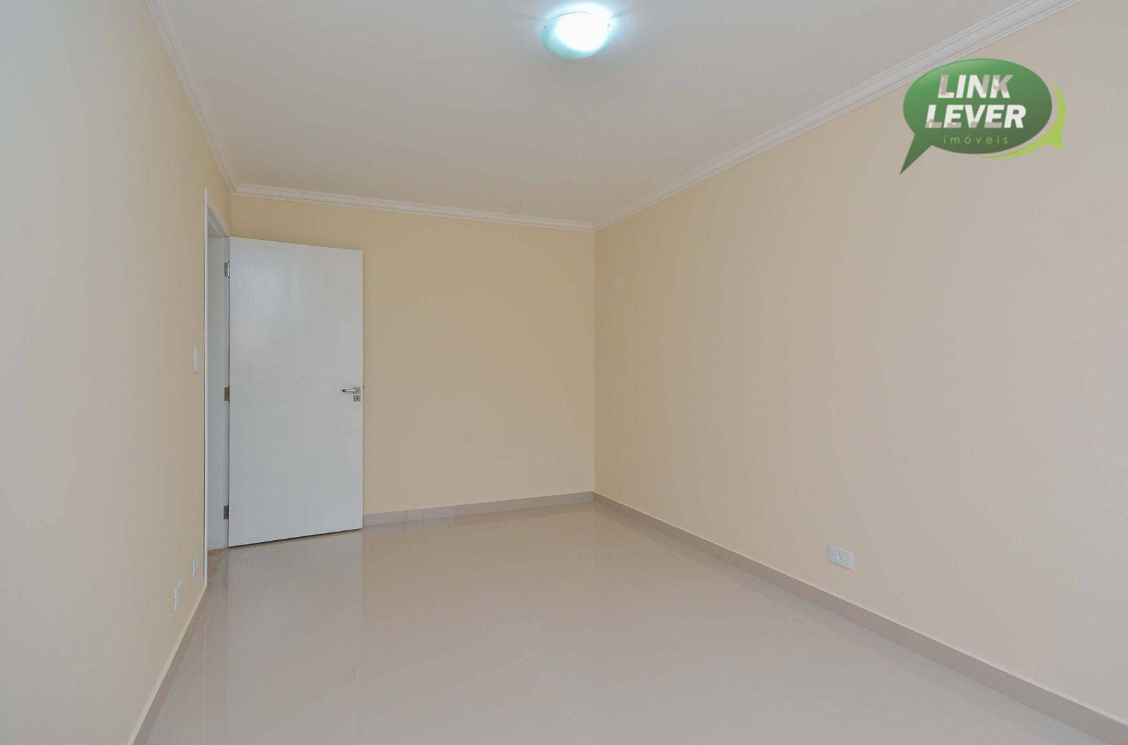Apartamento para alugar com 3 quartos, 95m² - Foto 17