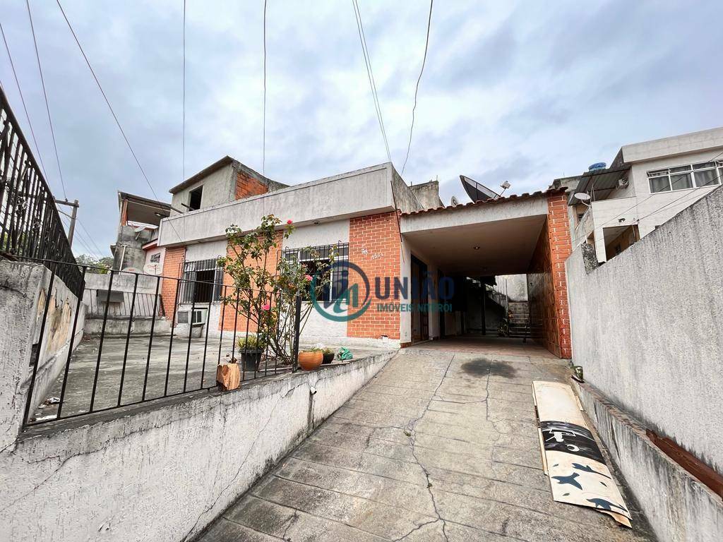 Casa à venda com 3 quartos, 150m² - Foto 2