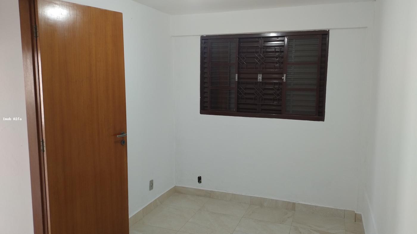 Casa à venda com 4 quartos, 250m² - Foto 12