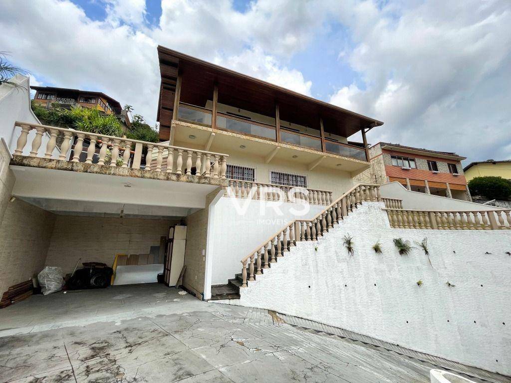 Casa à venda com 4 quartos, 195m² - Foto 4