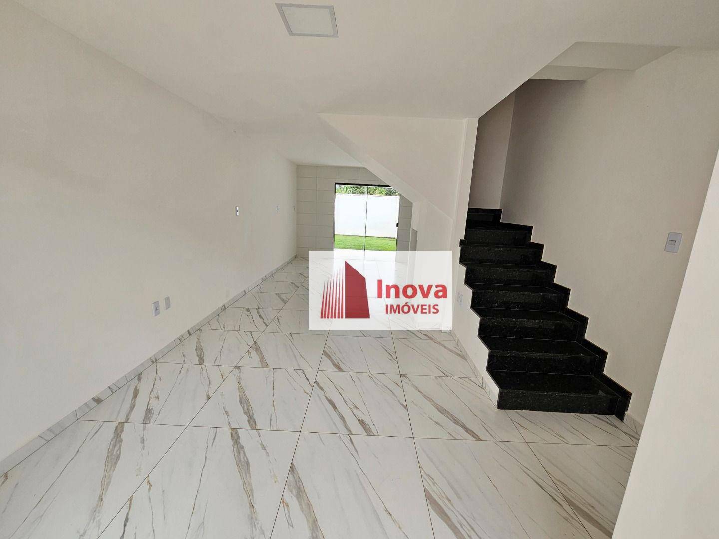 Casa à venda com 2 quartos, 95m² - Foto 4