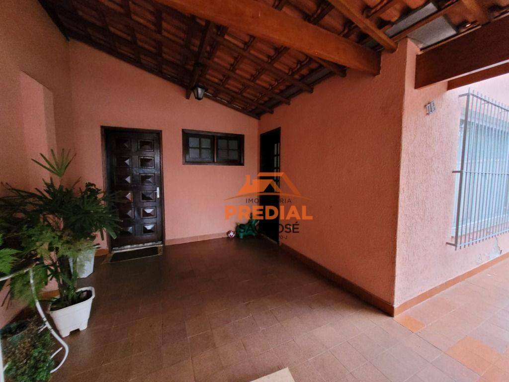 Casa à venda com 3 quartos, 160m² - Foto 3