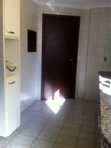 Apartamento para alugar com 4 quartos, 130m² - Foto 13