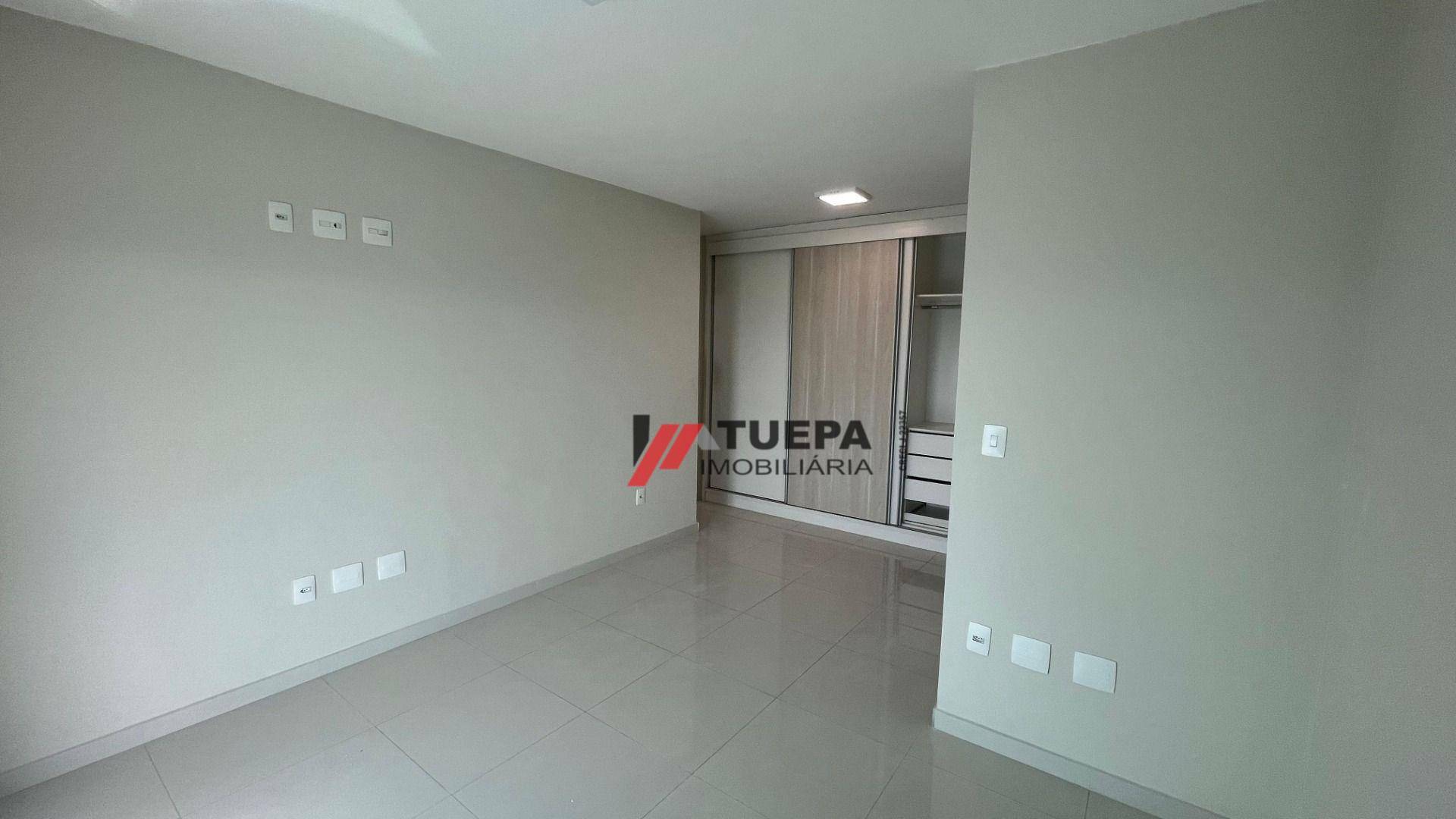 Apartamento para alugar com 3 quartos, 150m² - Foto 12