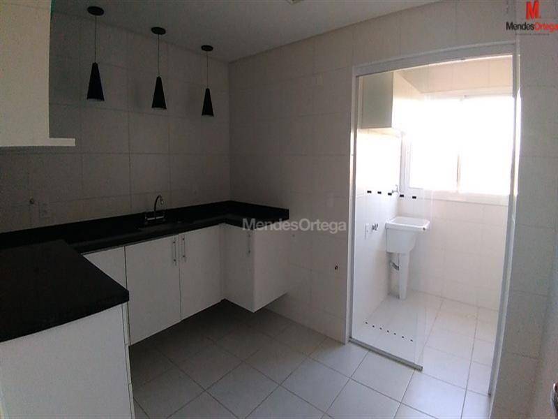 Apartamento à venda com 2 quartos, 70m² - Foto 6