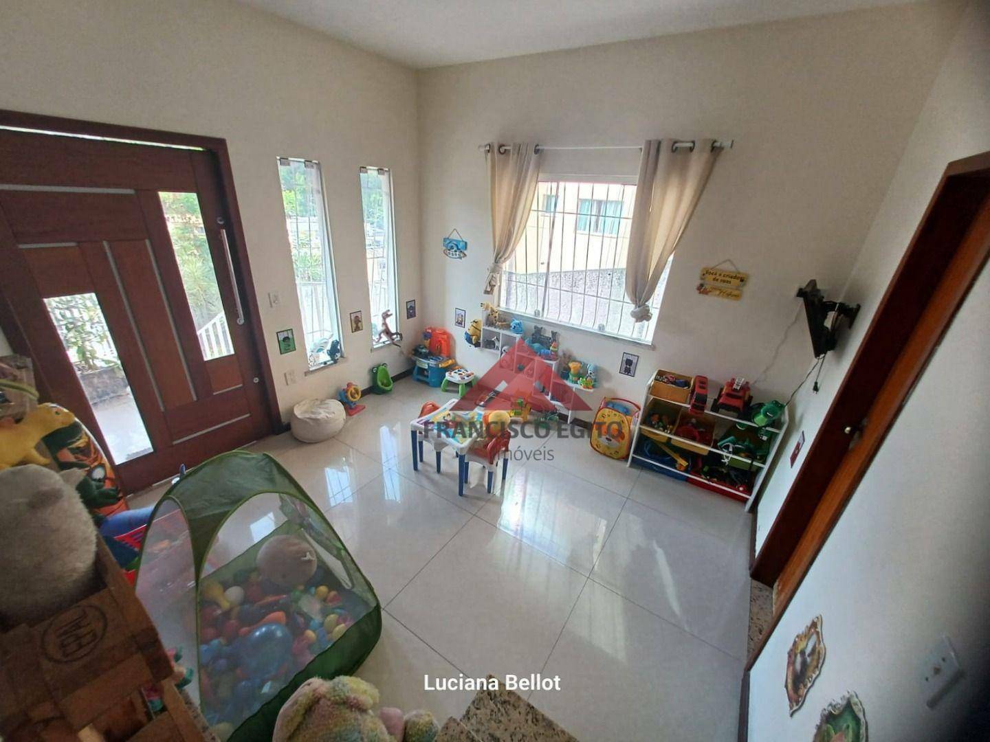 Casa à venda com 4 quartos, 160m² - Foto 13