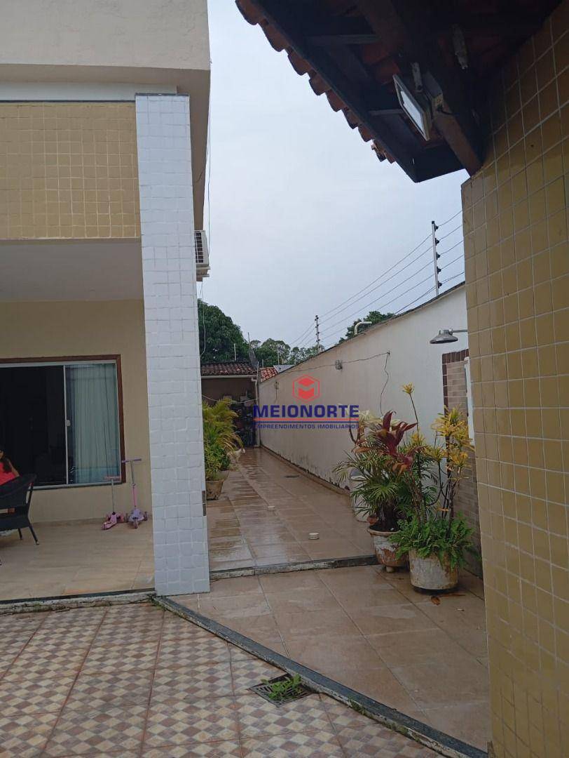 Casa à venda com 4 quartos, 250m² - Foto 13