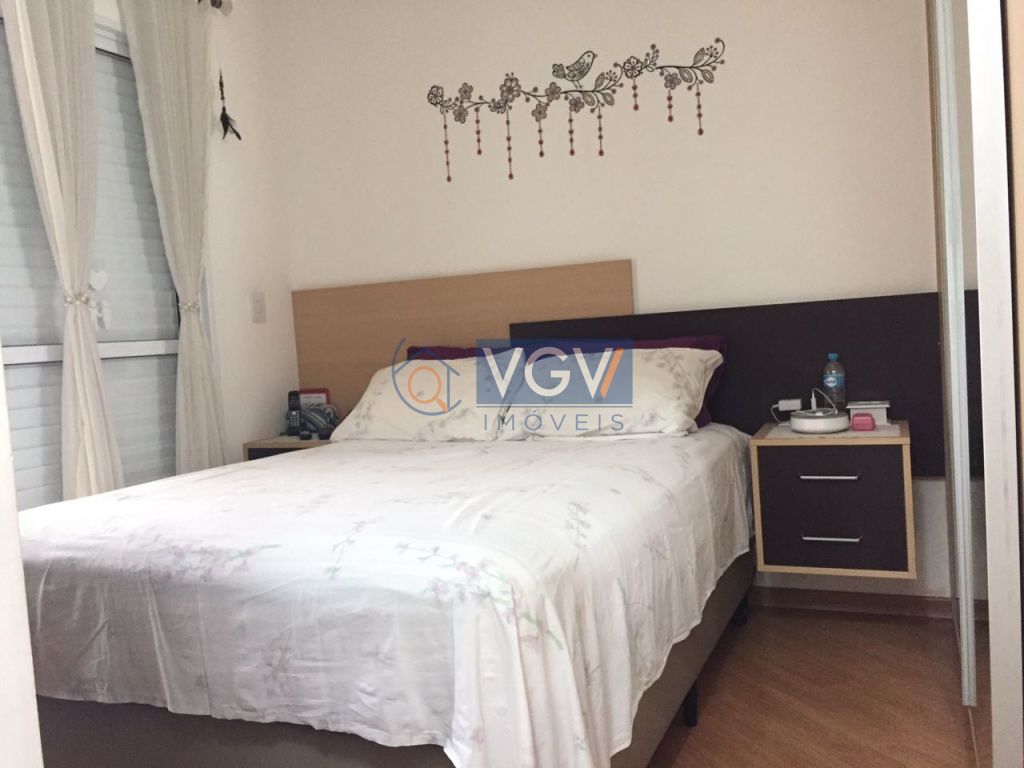 Apartamento à venda com 2 quartos, 62m² - Foto 4