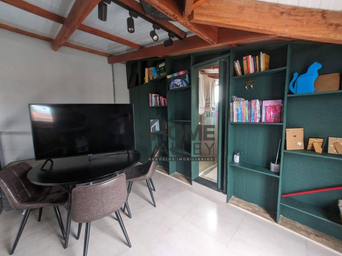 Casa à venda com 2 quartos, 98m² - Foto 9