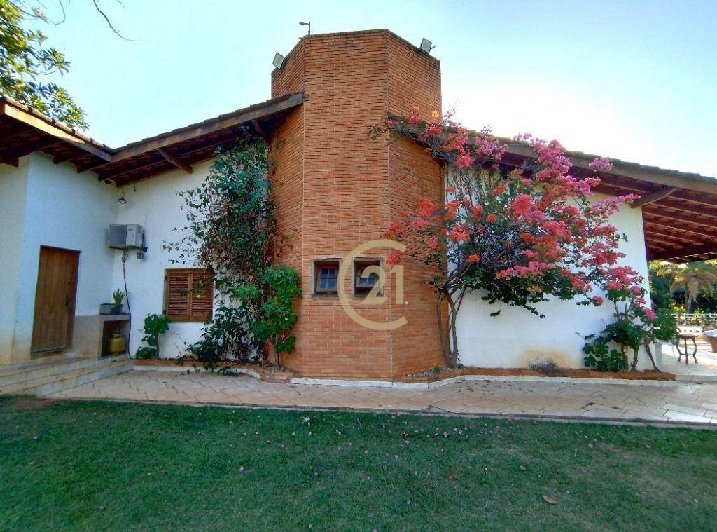 Chácara à venda e aluguel com 7 quartos, 760m² - Foto 1