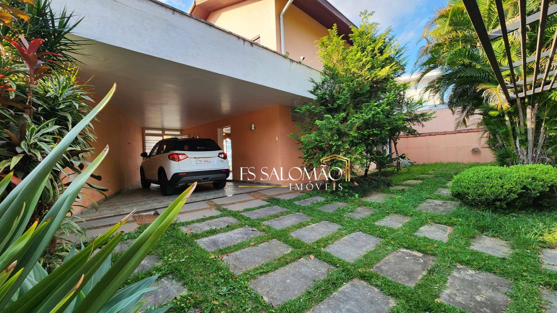 Casa à venda com 3 quartos, 210m² - Foto 2