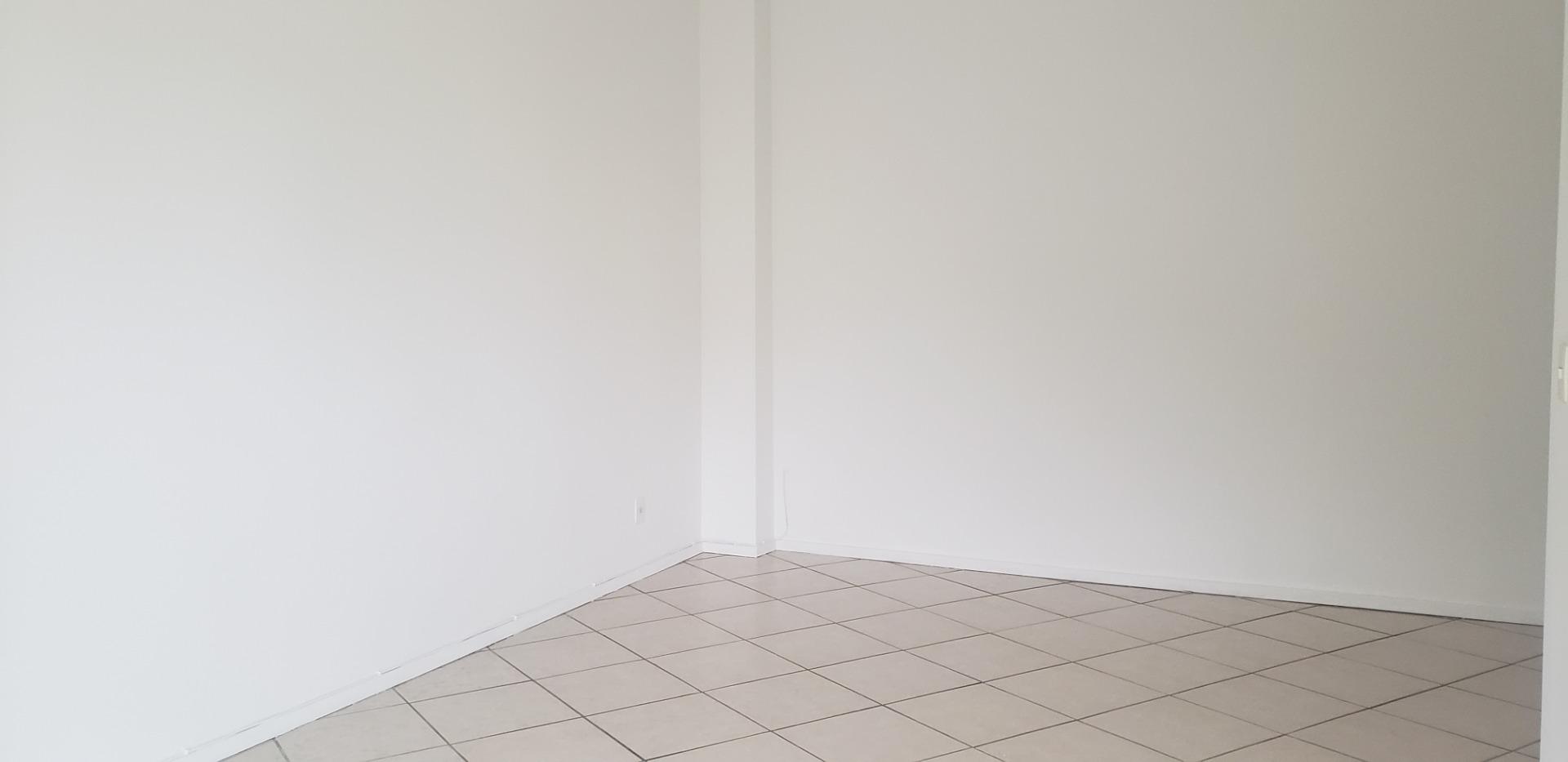 Apartamento à venda com 2 quartos, 100m² - Foto 4