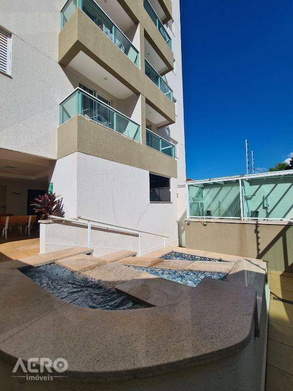 Apartamento à venda com 2 quartos, 77m² - Foto 3