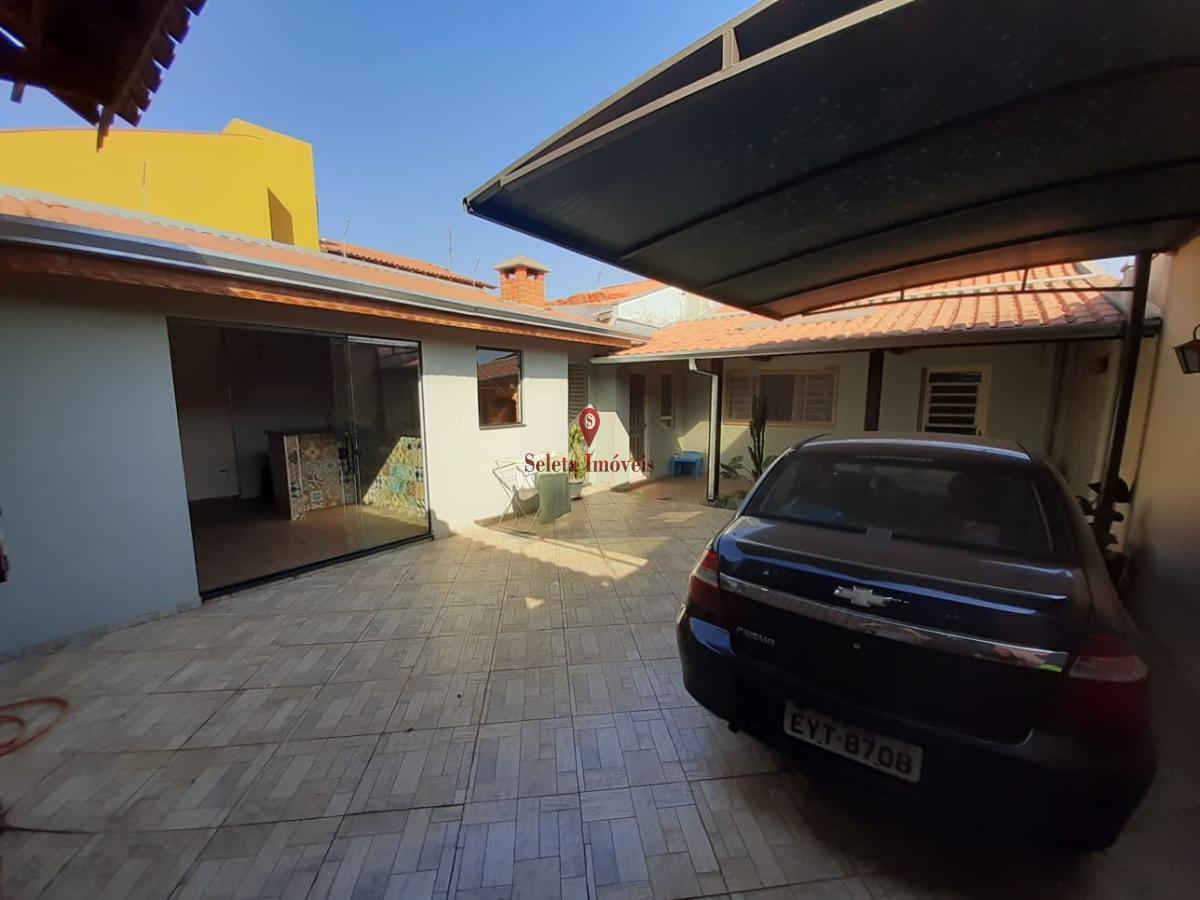 Casa à venda com 2 quartos, 80m² - Foto 2