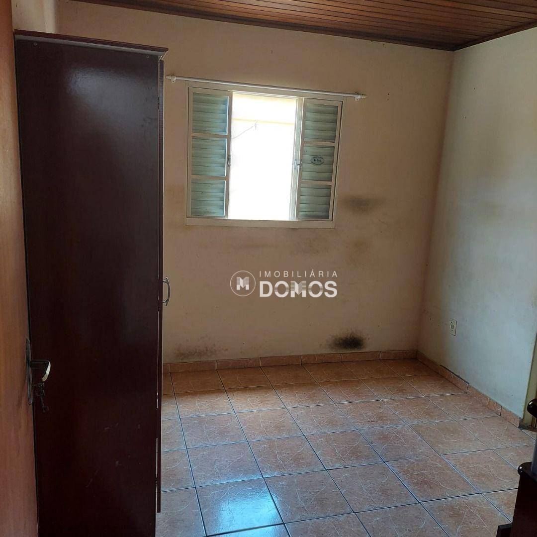 Casa à venda com 4 quartos, 180m² - Foto 33