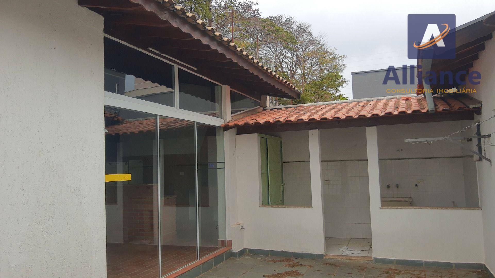 Casa para alugar com 4 quartos, 230m² - Foto 7