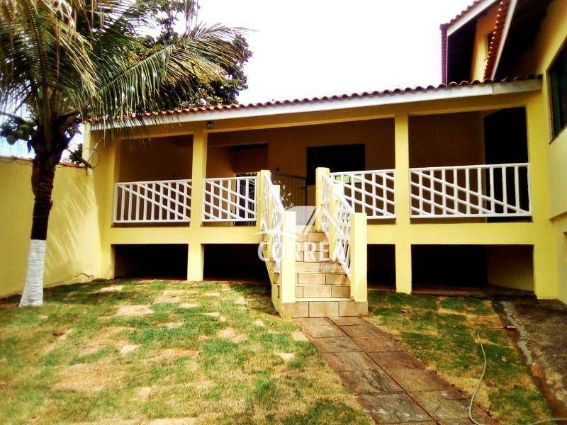 Casa à venda com 3 quartos, 220m² - Foto 2