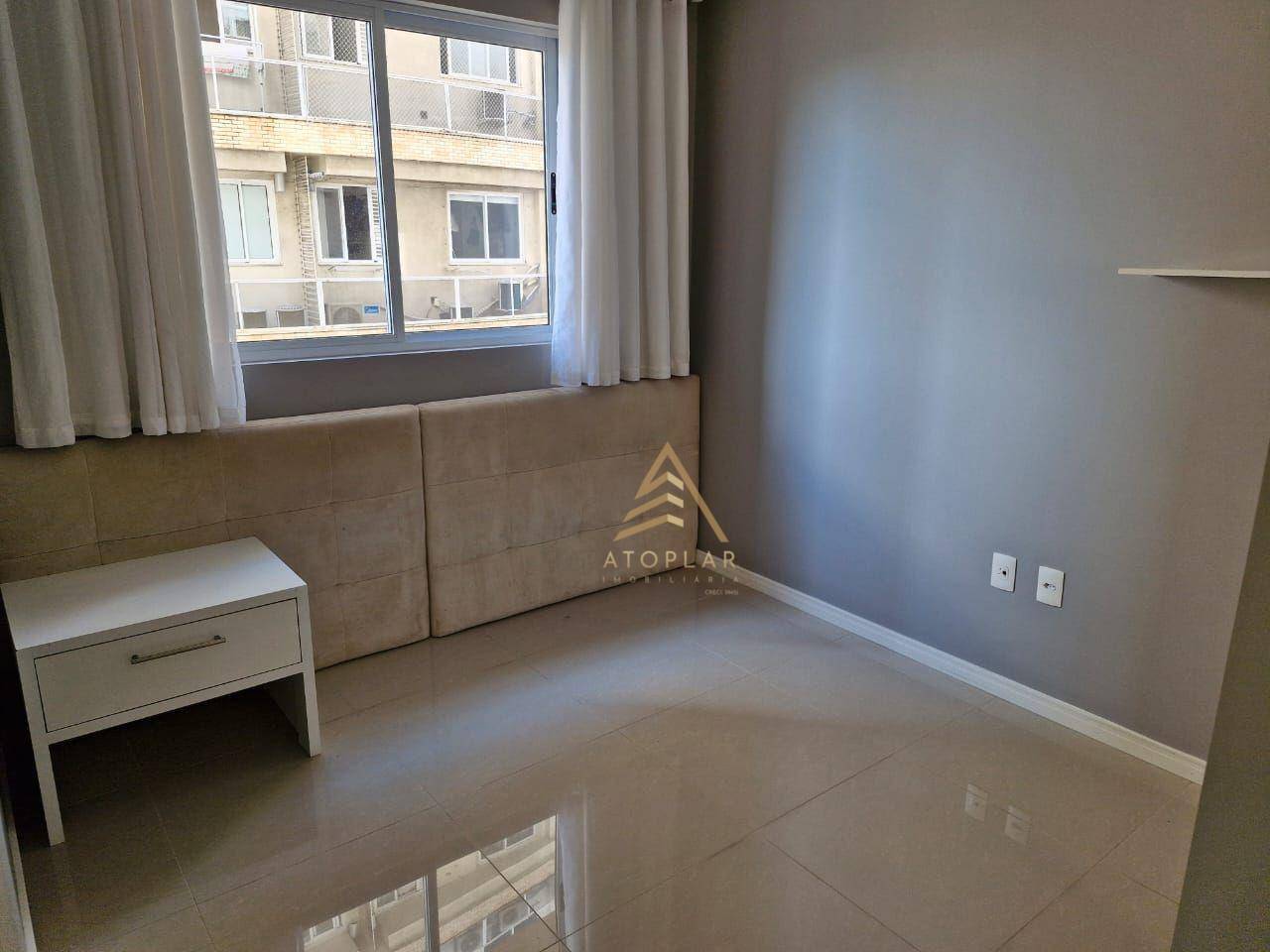 Apartamento para alugar com 3 quartos, 90m² - Foto 8