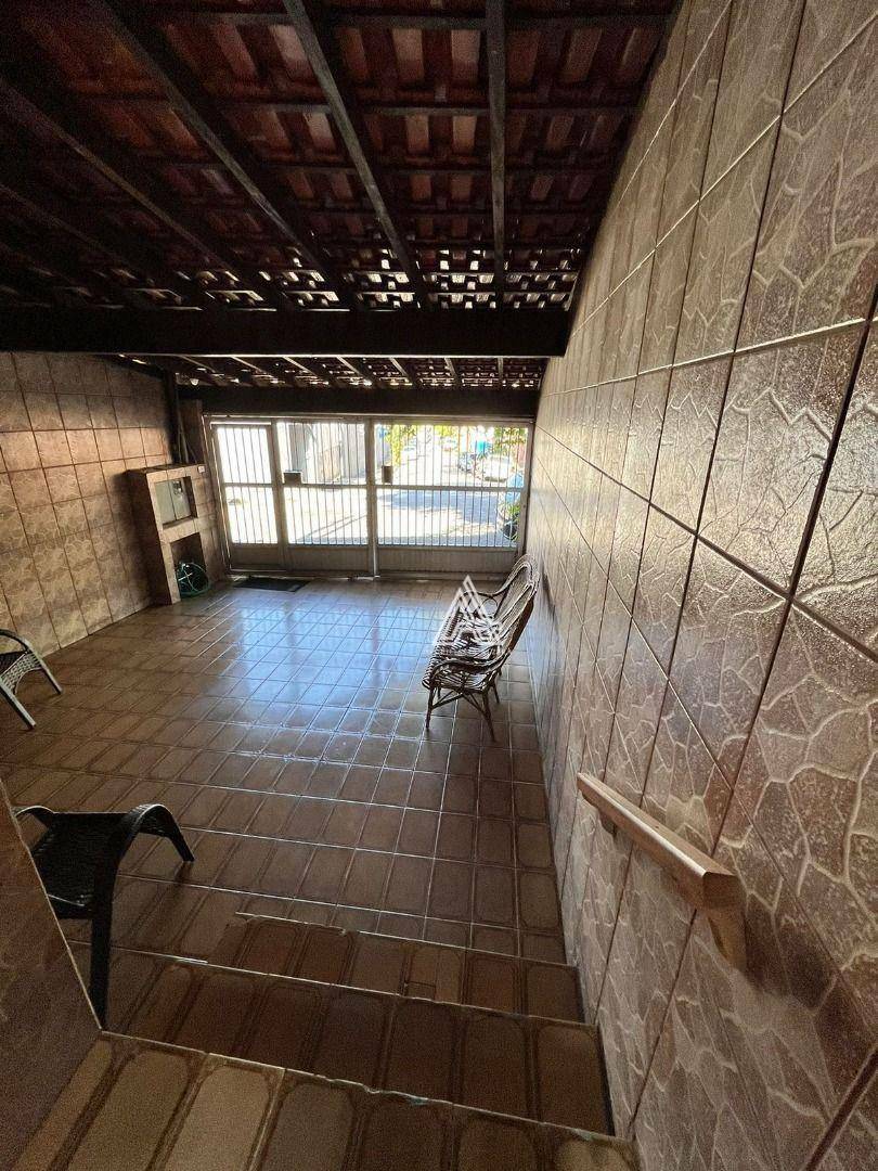 Sobrado à venda com 3 quartos, 209m² - Foto 5