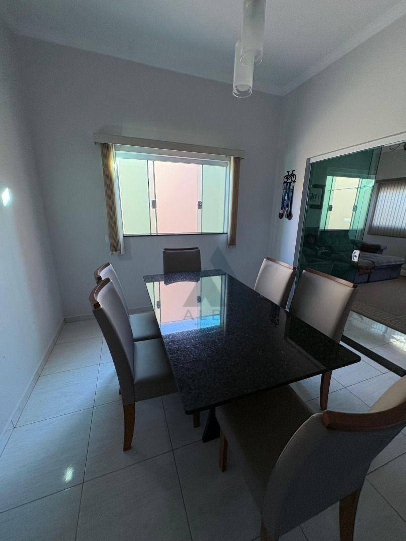 Casa, 3 quartos, 180 m² - Foto 2