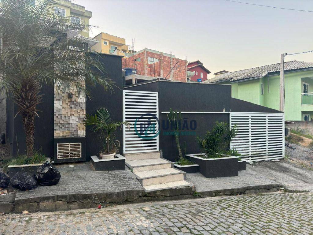 Casa de Condomínio à venda com 3 quartos, 180m² - Foto 2