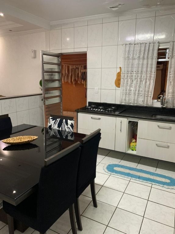 Casa à venda com 6 quartos, 250m² - Foto 31