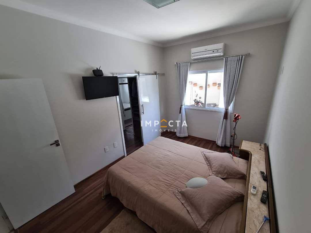 Casa à venda com 3 quartos, 250m² - Foto 6