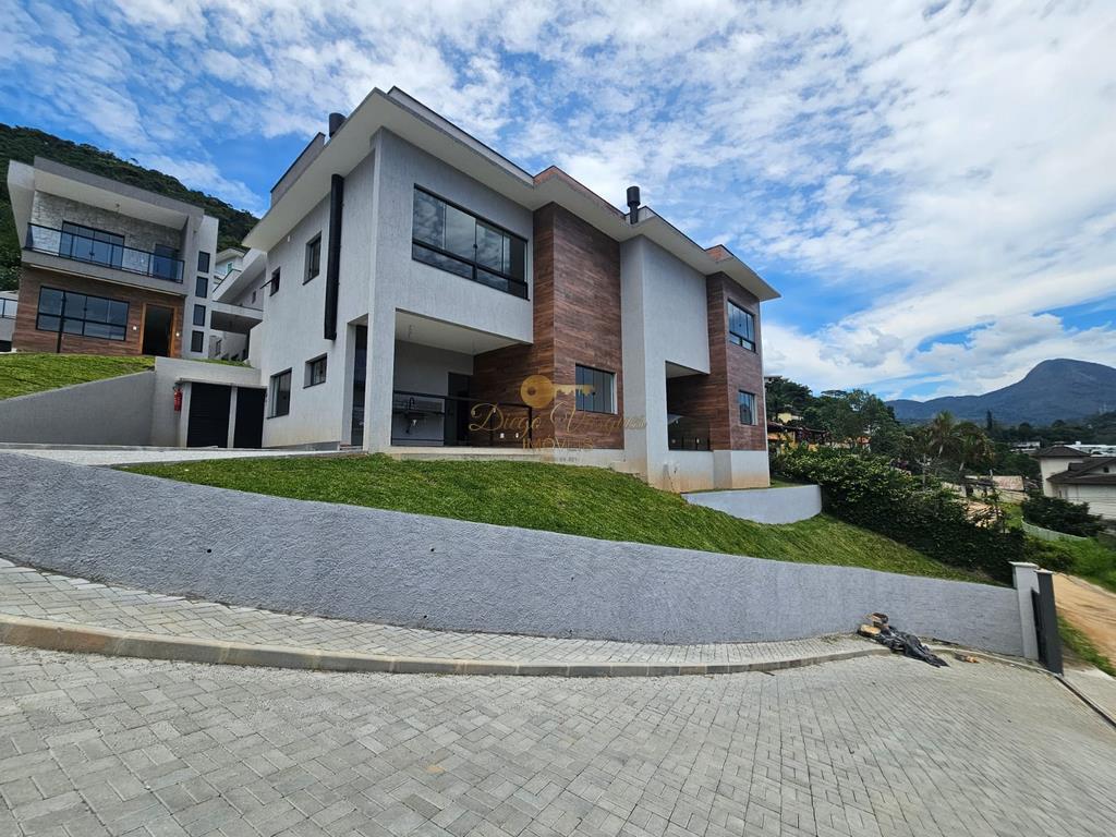 Casa de Condomínio à venda com 3 quartos, 200m² - Foto 2