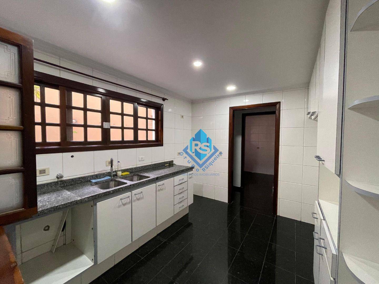 Sobrado à venda e aluguel com 4 quartos, 361m² - Foto 9