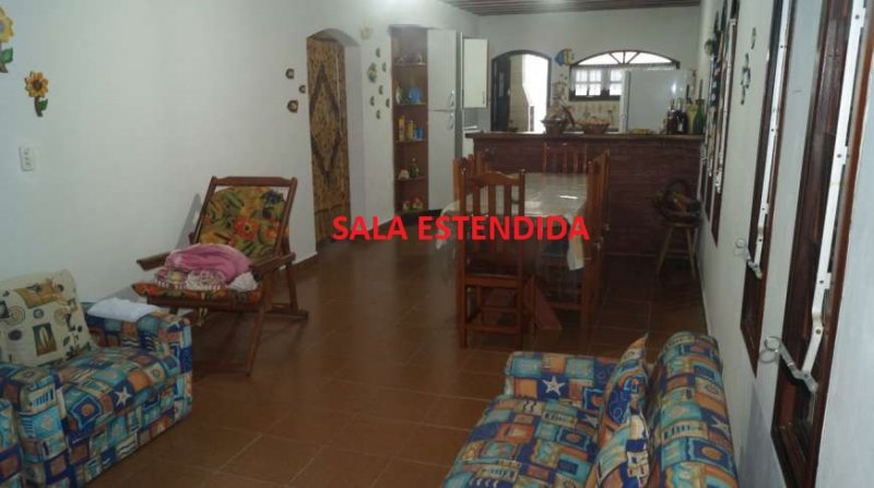 Casa à venda com 2 quartos, 104m² - Foto 1