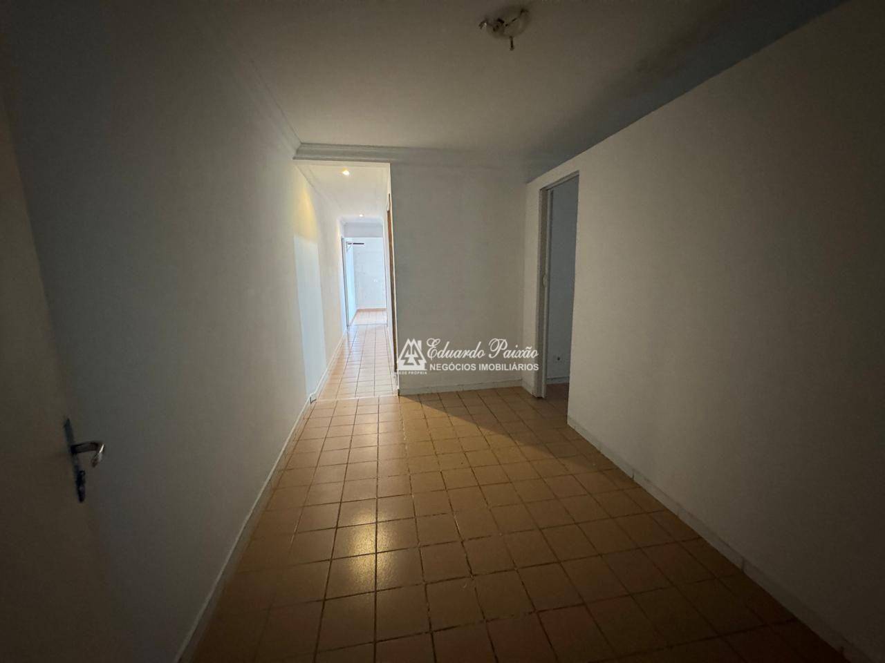 Apartamento para alugar com 3 quartos, 80m² - Foto 2