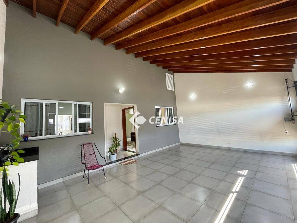 Casa à venda com 3 quartos, 137m² - Foto 4