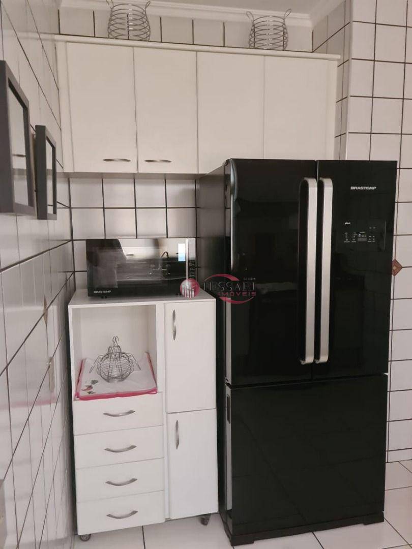 Apartamento à venda e aluguel com 3 quartos, 210m² - Foto 9