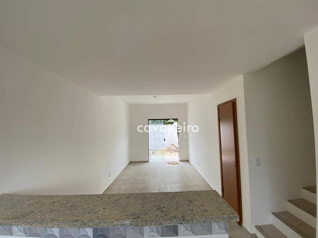 Casa à venda com 2 quartos, 80m² - Foto 4