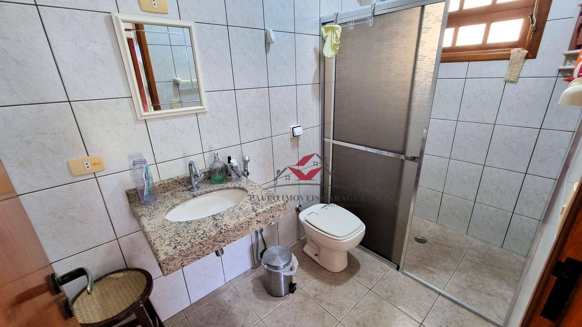 Casa de Condomínio à venda com 5 quartos, 213m² - Foto 32