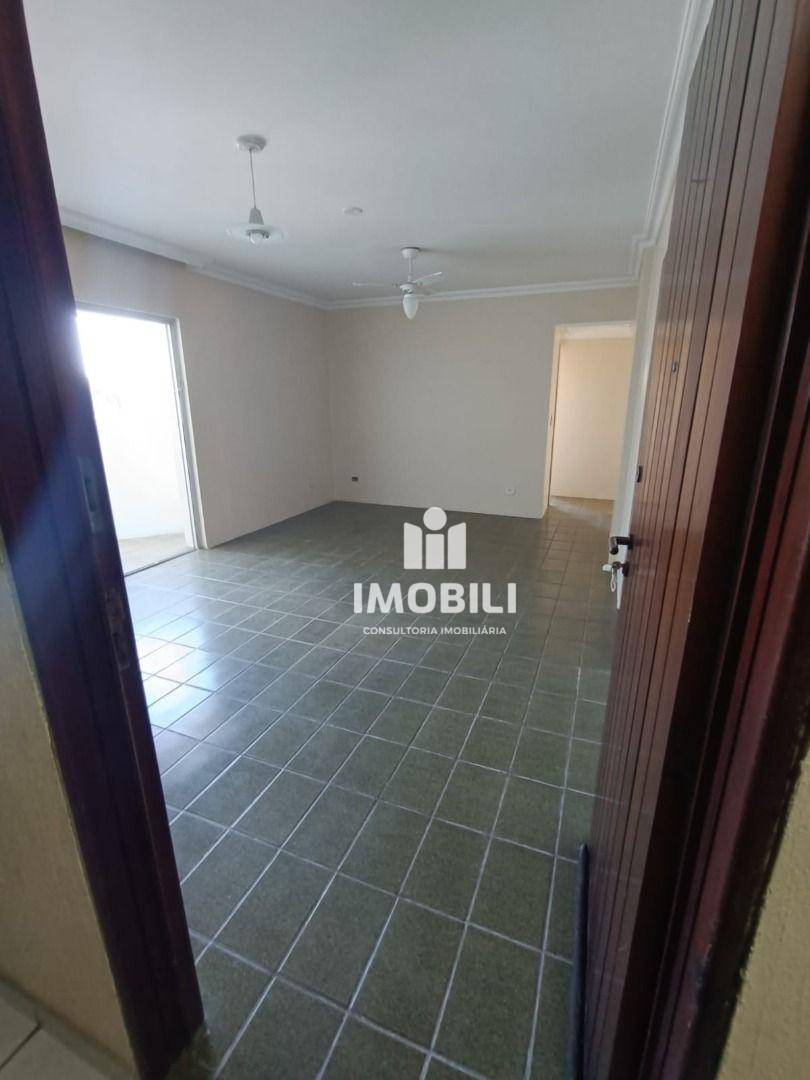 Apartamento à venda com 2 quartos, 73m² - Foto 1