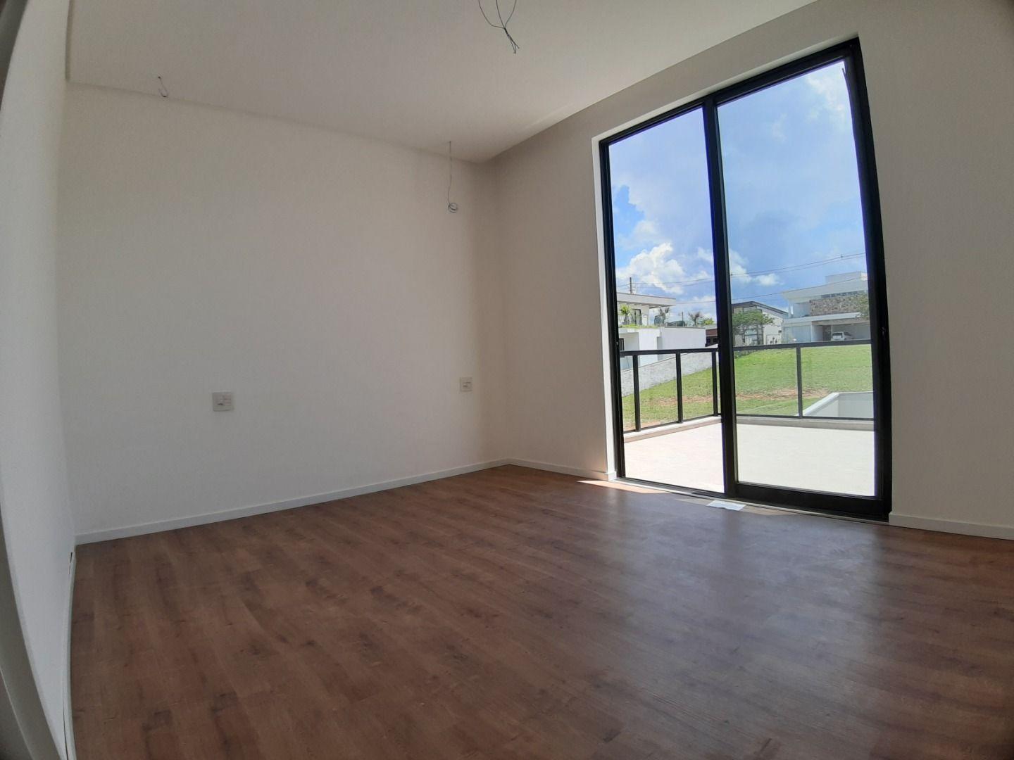 Casa à venda com 4 quartos, 330m² - Foto 35