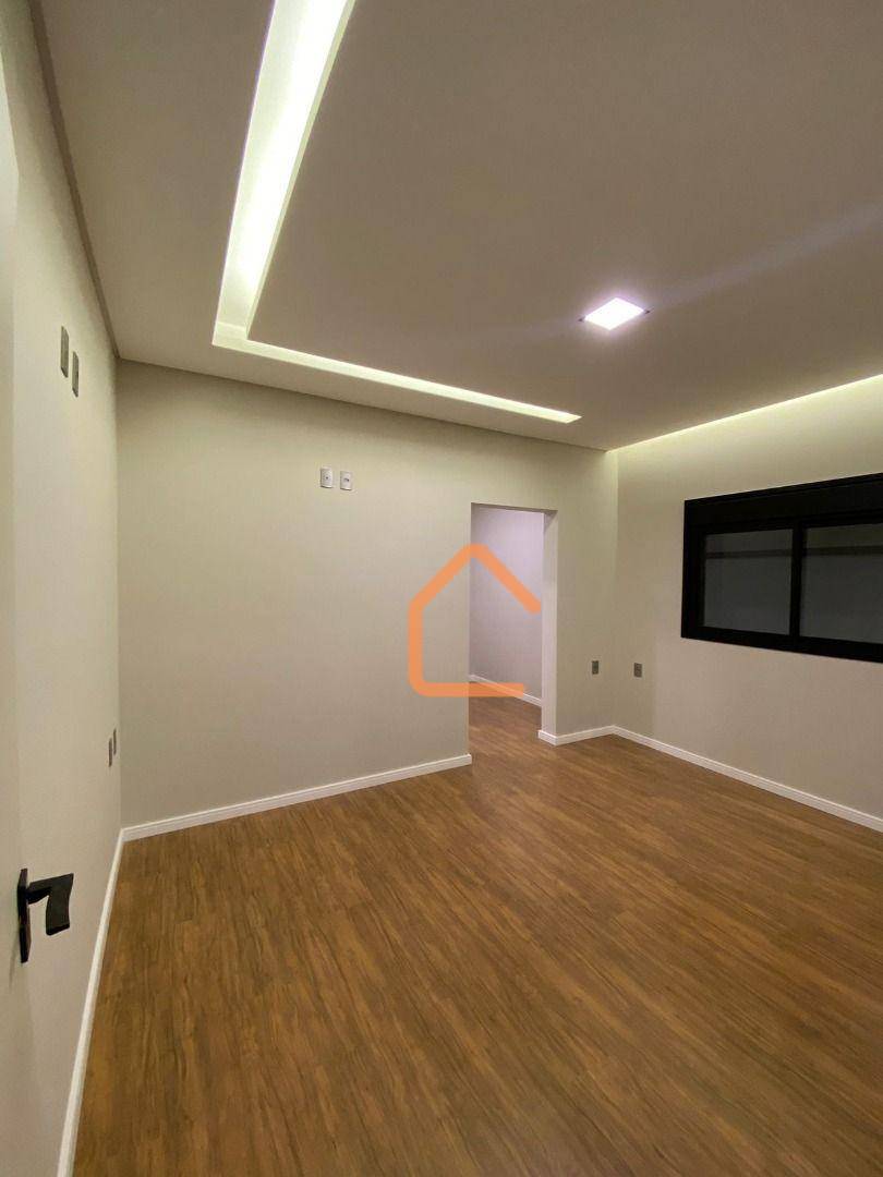 Casa à venda com 3 quartos, 165m² - Foto 8